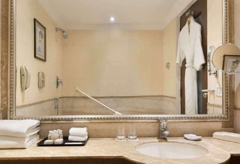 فندق Ramada Plaza By Wyndham Jhv Varanasi