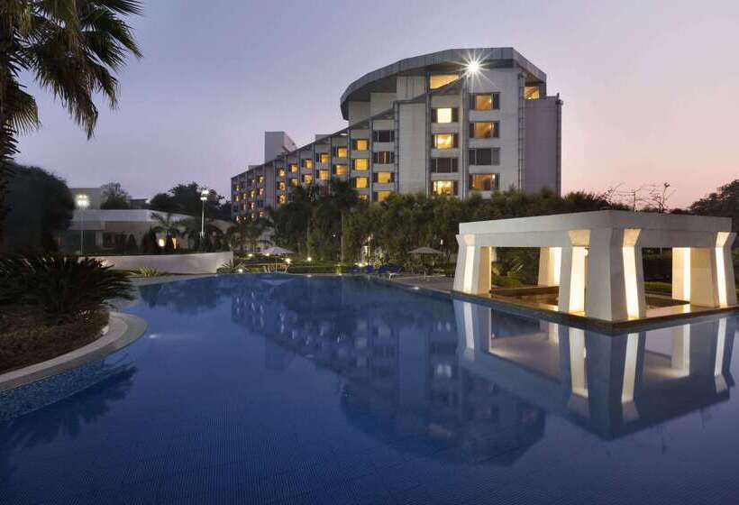 فندق Ramada Plaza By Wyndham Jhv Varanasi