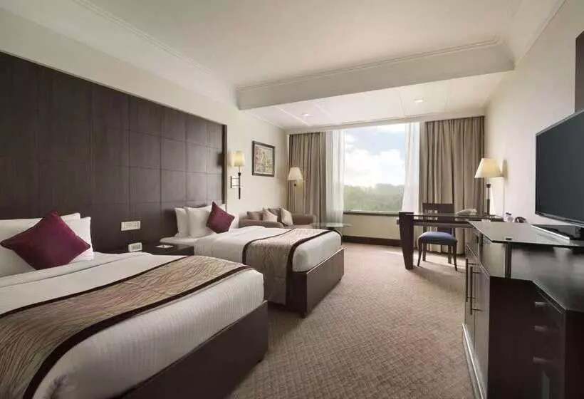 ホテル Ramada Plaza By Wyndham Jhv Varanasi