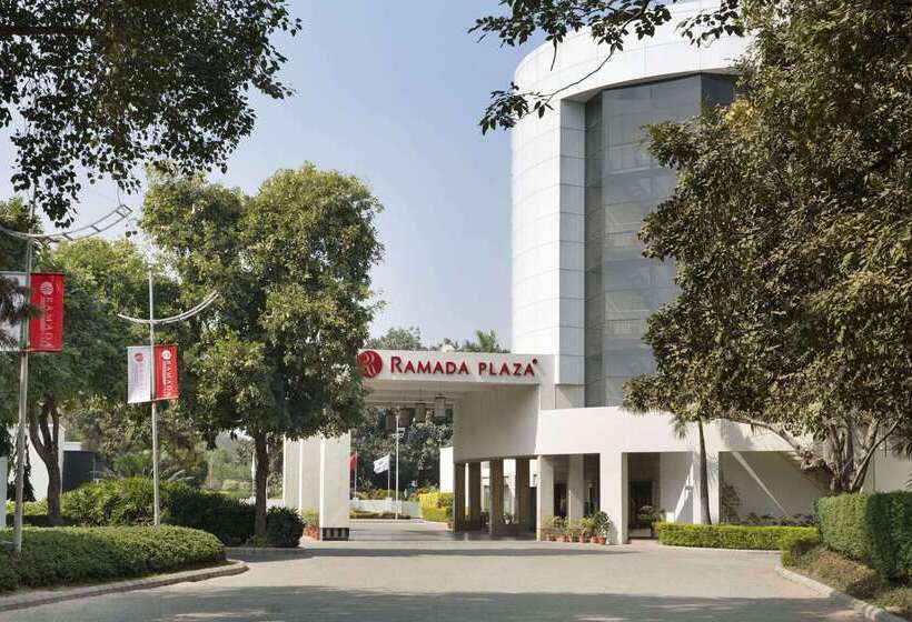 فندق Ramada Plaza By Wyndham Jhv Varanasi