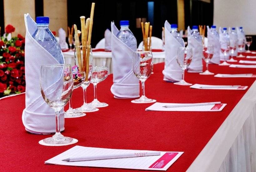 فندق Ramada Plaza By Wyndham Jhv Varanasi