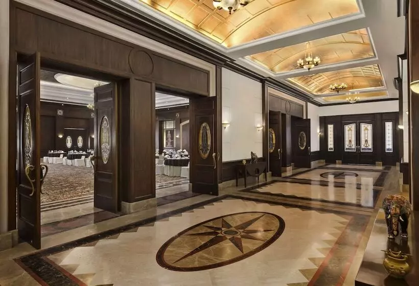 ホテル Ramada Plaza By Wyndham Jhv Varanasi