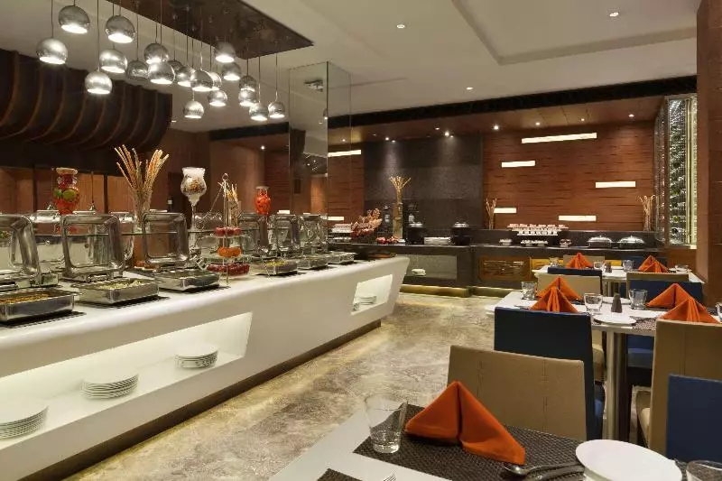 ホテル Ramada Plaza By Wyndham Jhv Varanasi