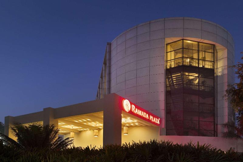 فندق Ramada Plaza By Wyndham Jhv Varanasi