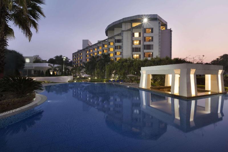 فندق Ramada Plaza By Wyndham Jhv Varanasi