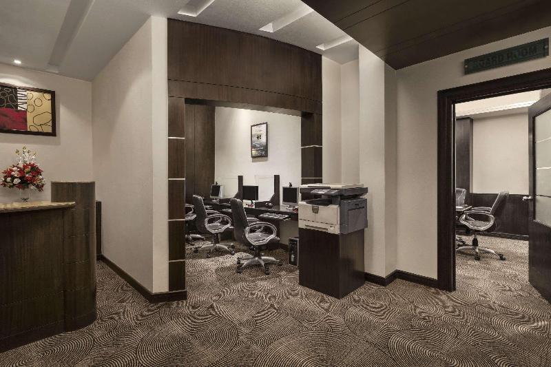 فندق Ramada Plaza By Wyndham Jhv Varanasi