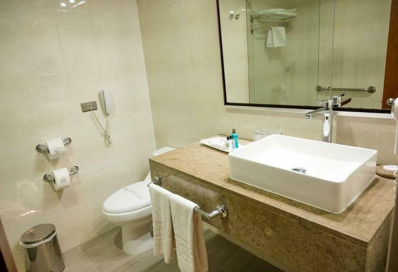 בית מלון כפרי San Fernando Plaza