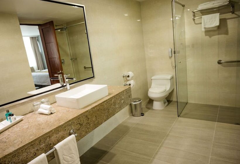 בית מלון כפרי San Fernando Plaza