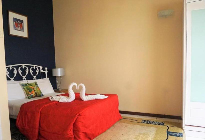 هتل The Chancellor