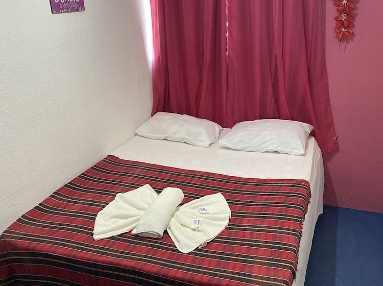 Hostel E Pousada Vila Tropical