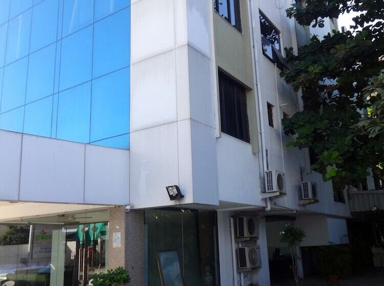 Hotel Flora Inn, Nagpur