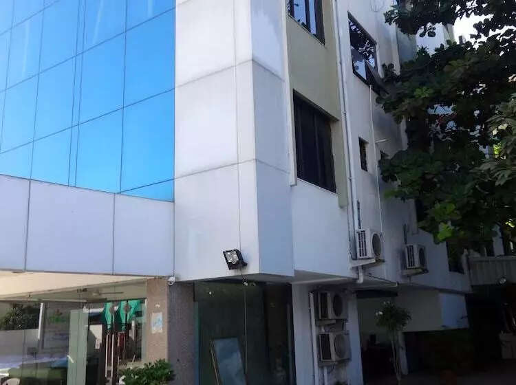 هتل Flora Inn, Nagpur