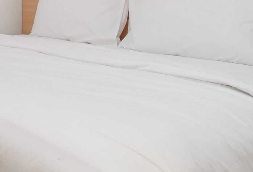 Hotel Lestari Near Lippo Plaza Mall Jember