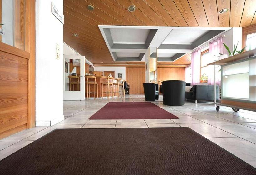 펜션 Landhotel Hirsch