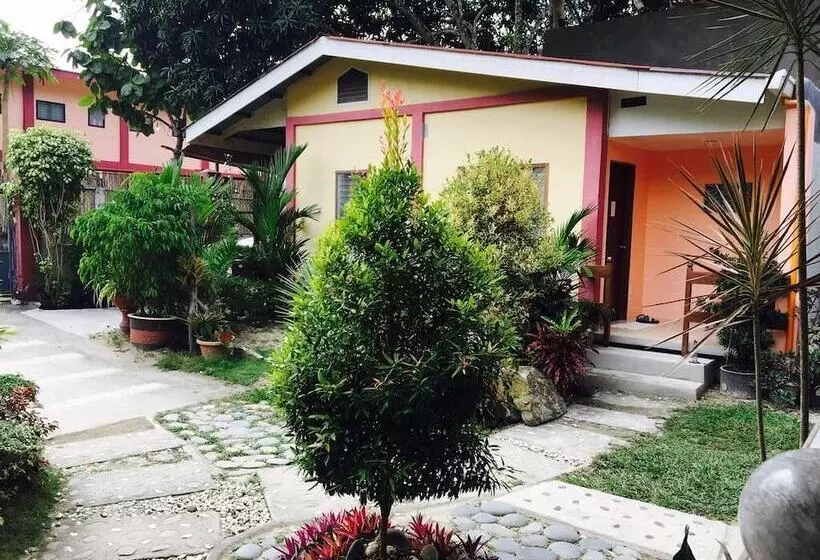 ペンション Pisces Tourist Inn   Port Barton