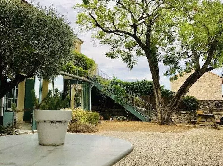 Majatalo Suite Privee Tavel   Le Mas De L Acacia