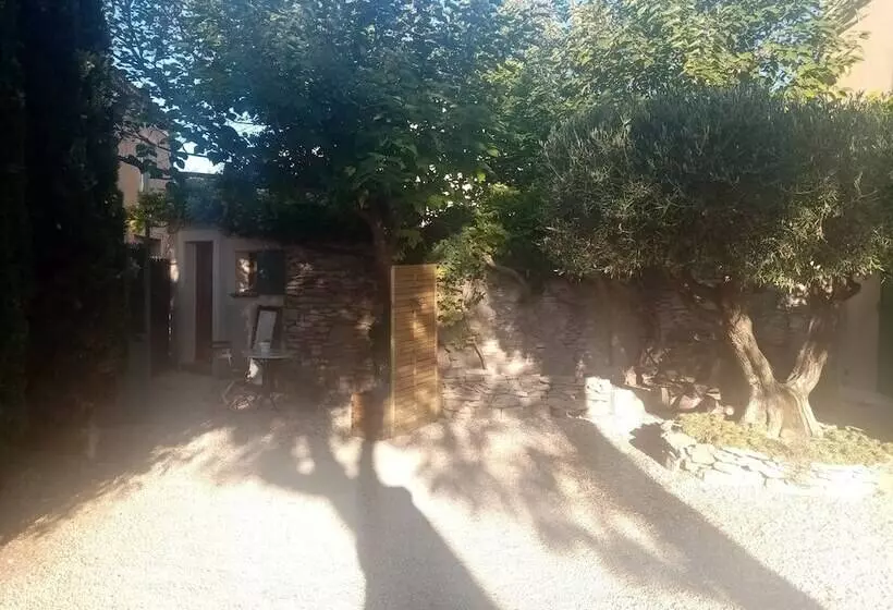 Majatalo Suite Privee Tavel   Le Mas De L Acacia