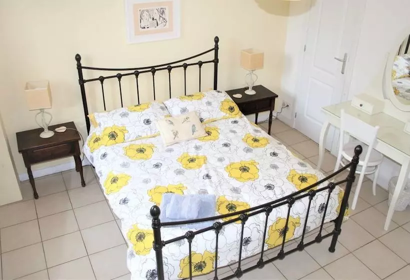 Majatalo Wisteria Gite