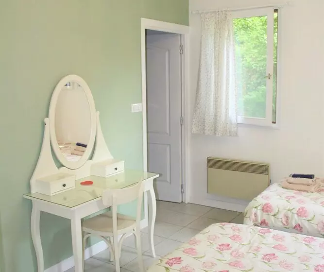 Majatalo Wisteria Gite