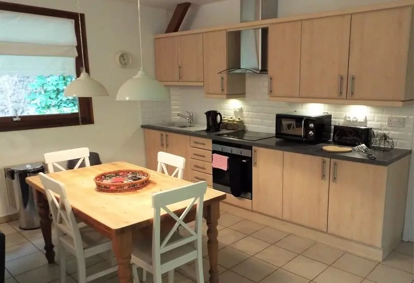 Majatalo Wisteria Gite