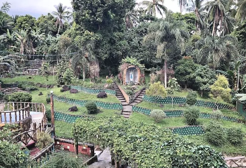 Hotelli Mt. Maculot View Resort