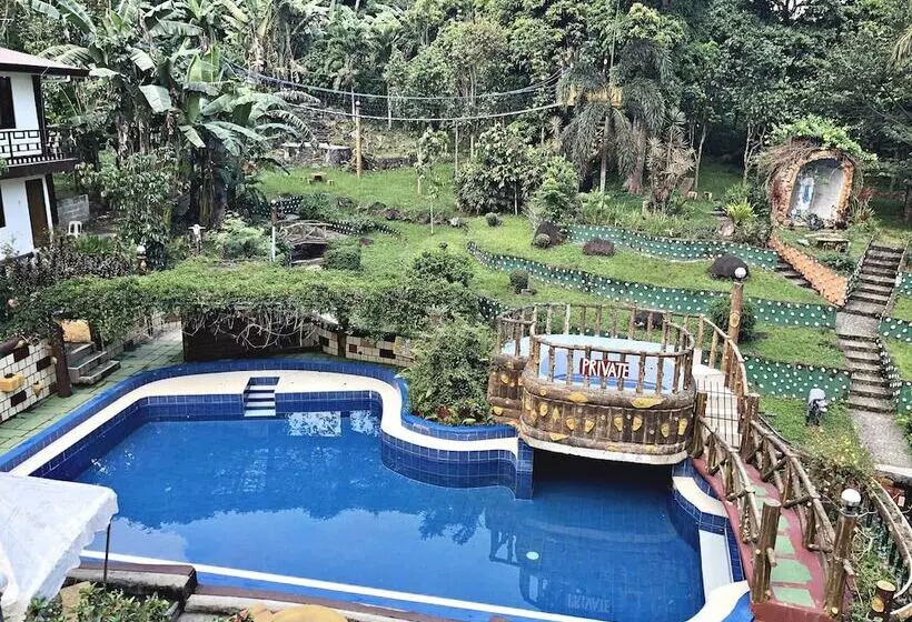 Hotelli Mt. Maculot View Resort