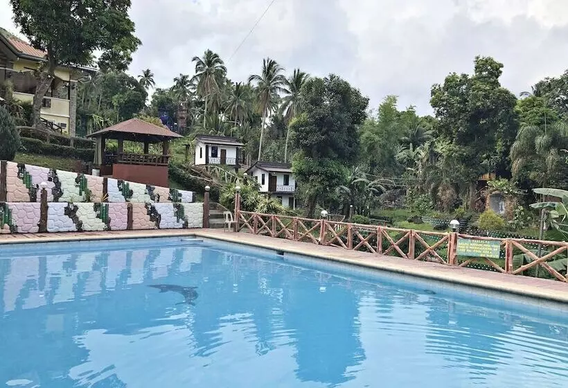 Hotelli Mt. Maculot View Resort