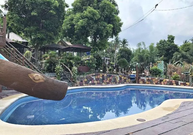 Hotelli Mt. Maculot View Resort