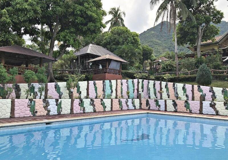 בית מלון כפרי Mt. Maculot View Resort