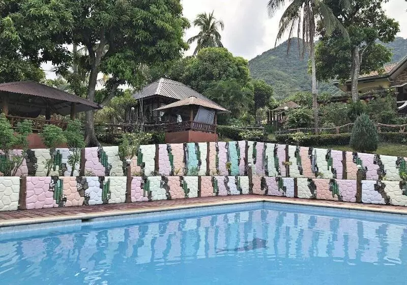 Hotelli Mt. Maculot View Resort