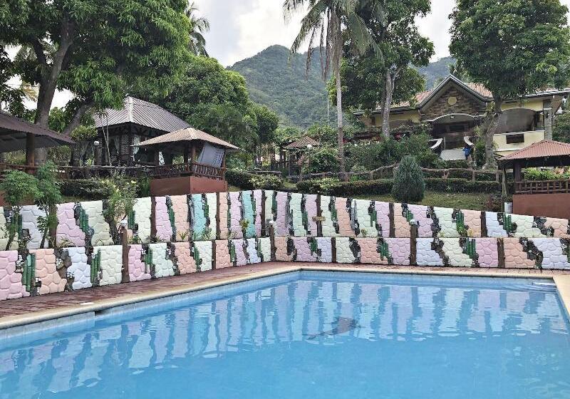 בית מלון כפרי Mt. Maculot View Resort