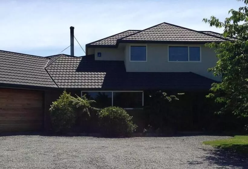 هتل Newlands Bed And Breakfast