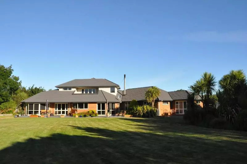 هتل Newlands Bed And Breakfast