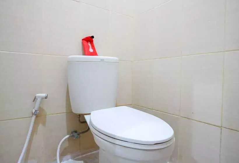 ホテル Reddoorz Near Hartono Mall Solo