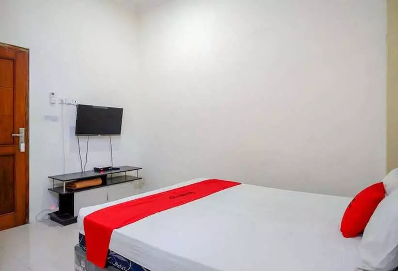 ホテル Reddoorz Near Hartono Mall Solo