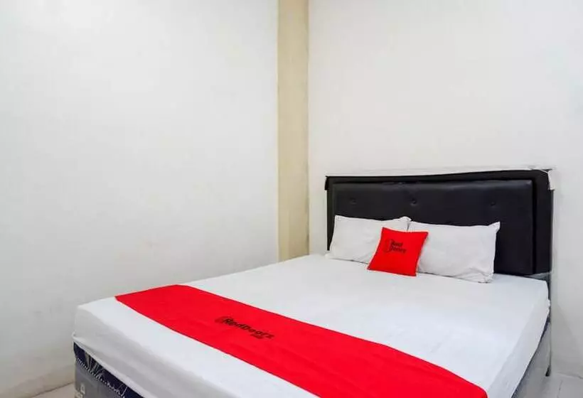 ホテル Reddoorz Near Hartono Mall Solo