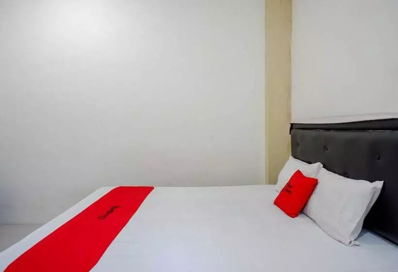 ホテル Reddoorz Near Hartono Mall Solo