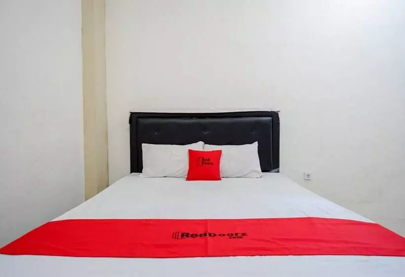 ホテル Reddoorz Near Hartono Mall Solo
