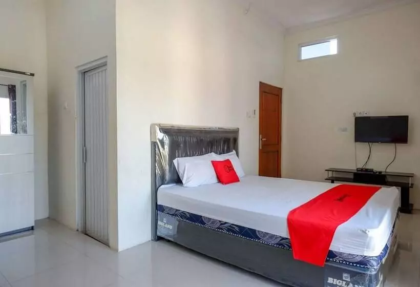 ホテル Reddoorz Near Hartono Mall Solo