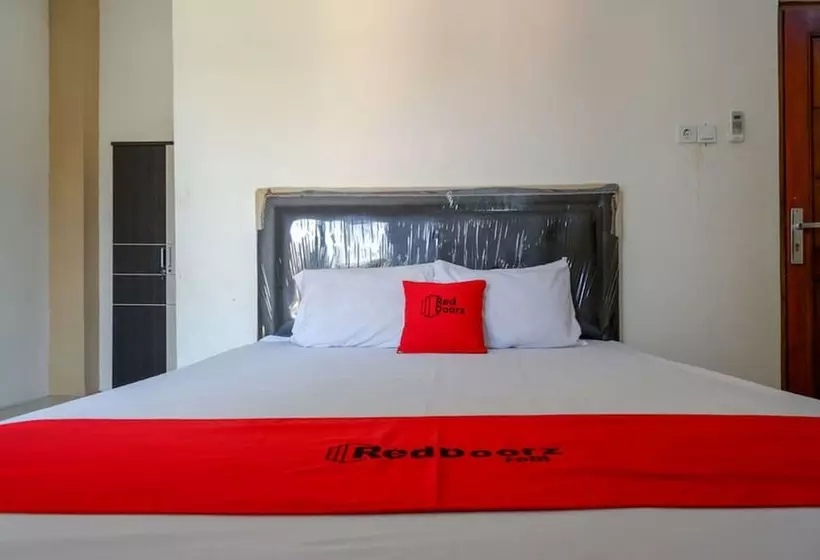 ホテル Reddoorz Near Hartono Mall Solo