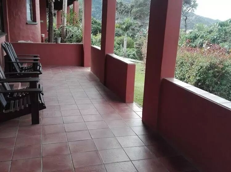 Hotelli Umzimvubu Retreat Guest House