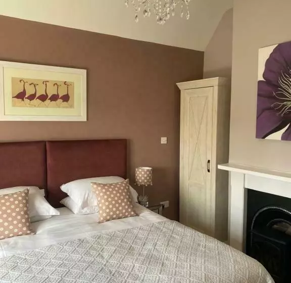 ベッドアンドブレックファースト Burleigh House B And B