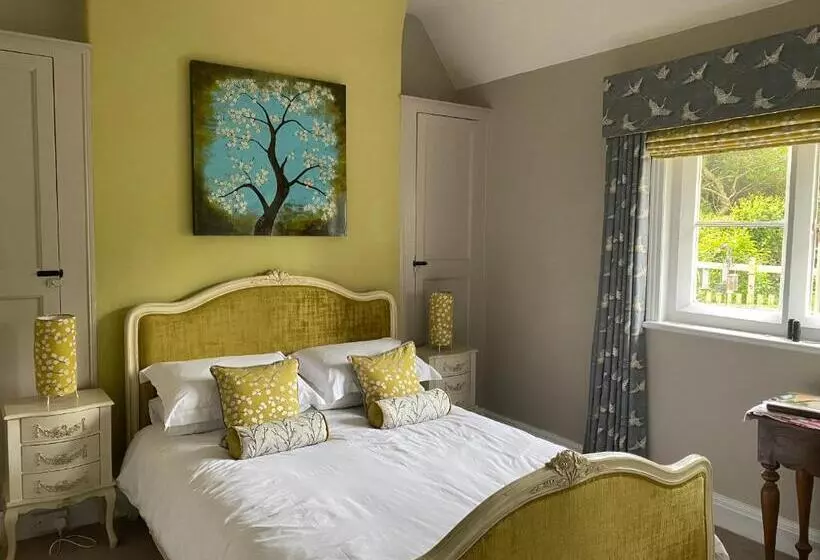 ベッドアンドブレックファースト Burleigh House B And B