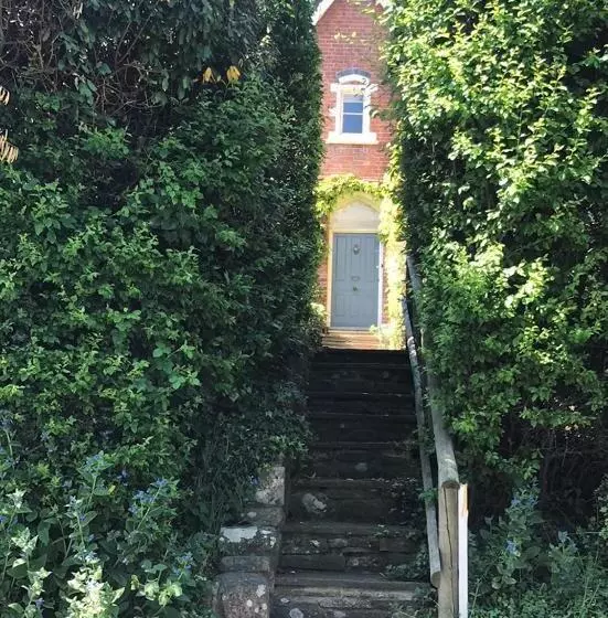 ベッドアンドブレックファースト Burleigh House B And B