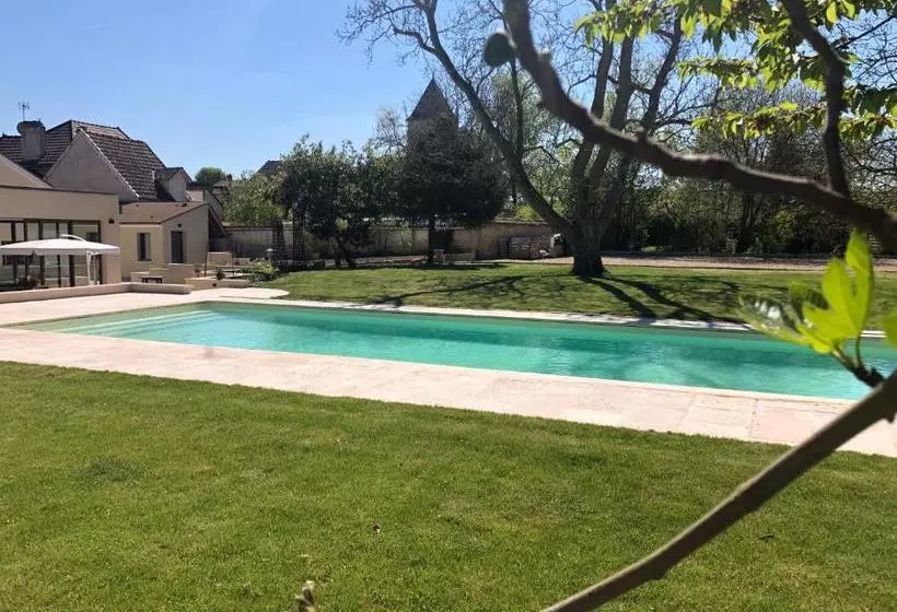 Aamiaismajoitus (B&B) Demeure Larmandier