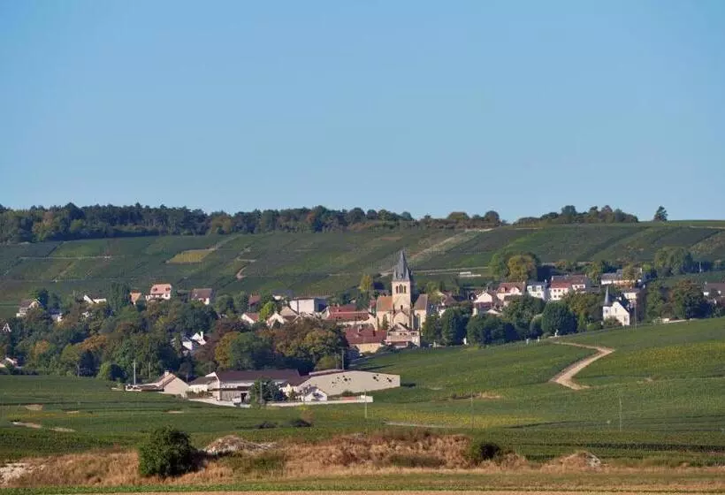 Aamiaismajoitus (B&B) Demeure Larmandier