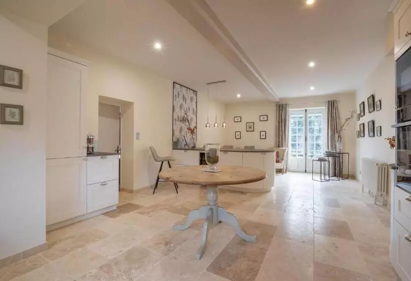 Aamiaismajoitus (B&B) Domaine De L´oiseau