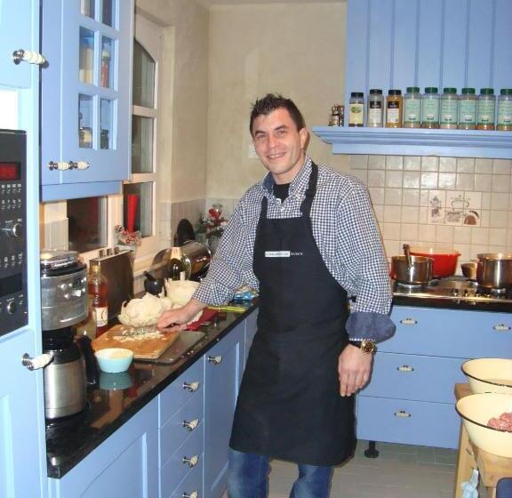 ベッドアンドブレックファースト Troubadour