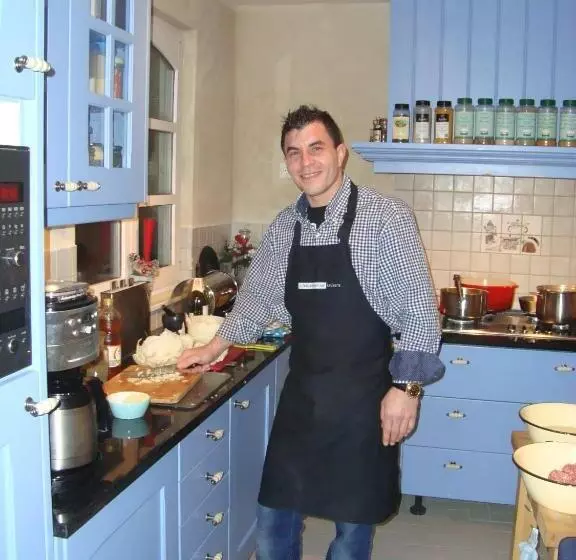 Aamiaismajoitus (B&B) Troubadour