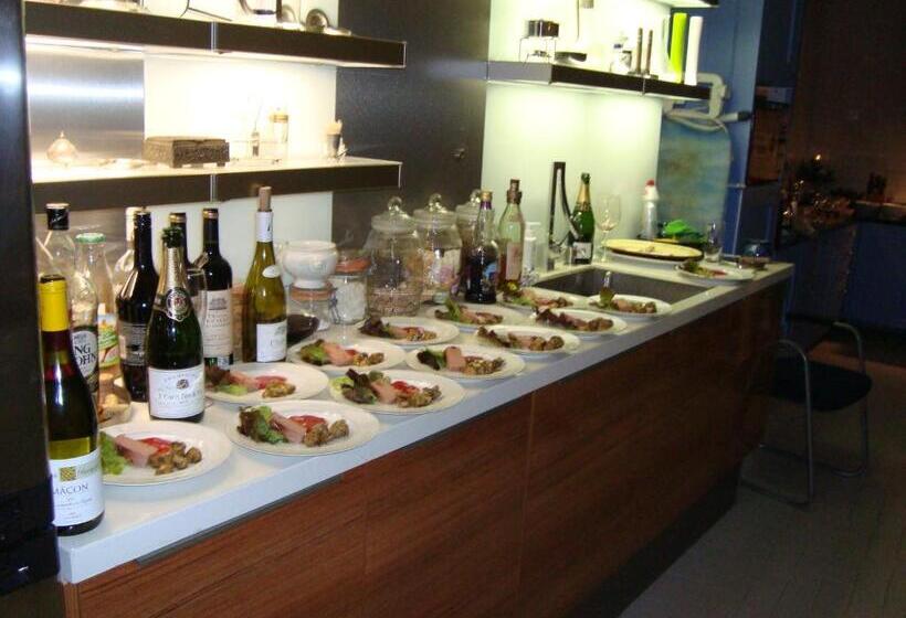 ベッドアンドブレックファースト Troubadour